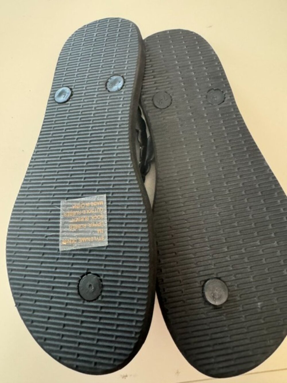 NWOT Kate Spade Denise Black Bow Flip Flop Sandals, Size 7 - Picture 2 of 4
